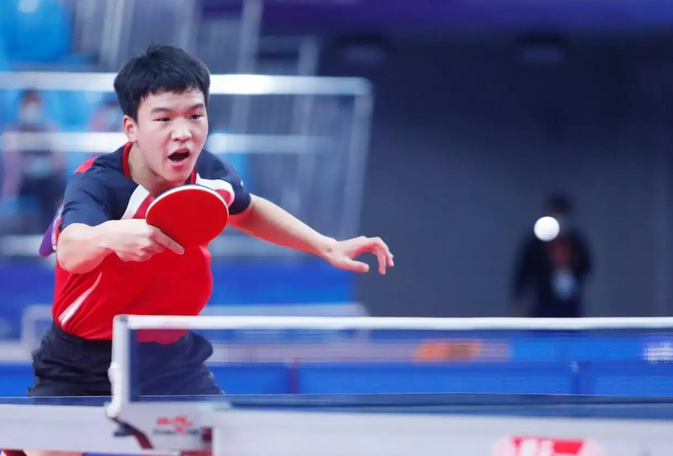 足球赛场上 足球赛场上