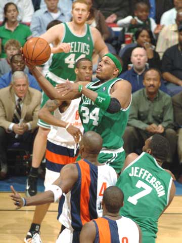 体育京鲁大战：赛场封闭静等开赛 鲁蜜吹响集结号