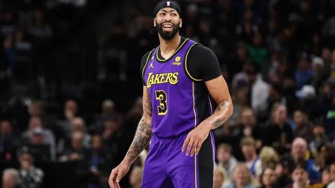 欧冠小组赛：西班牙马德里竞技队 狂胜苏格兰凯尔特人队