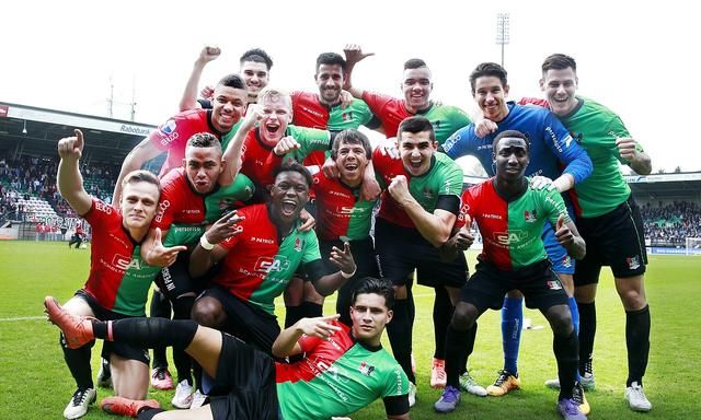 阿门以其超 阿门以其超