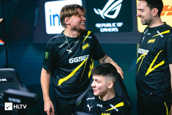 是刻意雕饰 是刻意雕饰