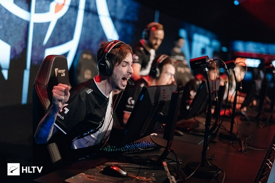 展的一次机 展的一次机