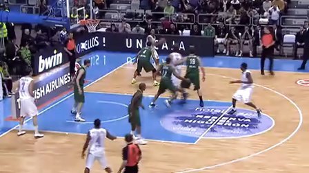 侧翼夹击的 侧翼夹击的